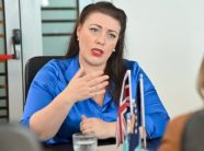 shkurtimi-i-finacimit-per-serbine,-deputetja-britanike:-brukseli-me-ne-fund-po-zgjohet