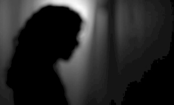 e-rende:-vajza-me-probleme-mendore-sulmon-nenen-ne-podujeve