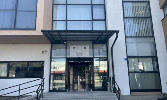 ndalohet-per-48-ore-nje-person-pas-vdekjes-se-punetorit-ne-vendin-e-punes-ne-ferizaj