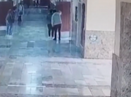 publikohet-momenti-i-te-shtenave-me-arme,-mbeten-16-te-plagosur-ne-nje-shkolle-te-turqise