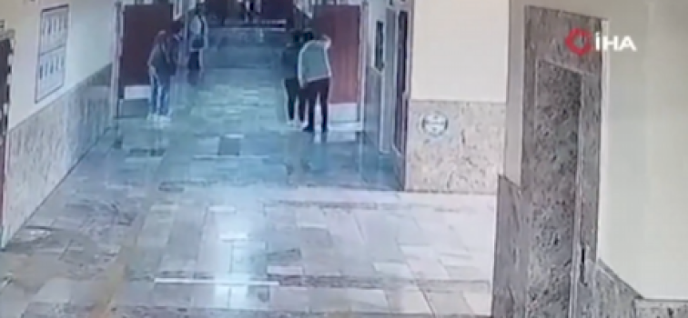 publikohet-momenti-i-te-shtenave-me-arme,-mbeten-16-te-plagosur-ne-nje-shkolle-te-turqise