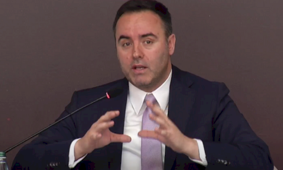 konjufca-propozon-dergimin-e-mesimdhenesve-nga-kosova-e-shqiperia-per-shkollat-shqipe-ne-mergate