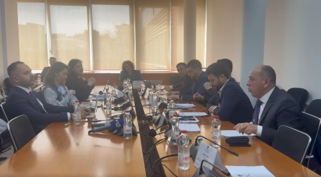 “njerez-me-aktakuza”,-shala-perplaset-me-hajdarin-ne-komision:-mos-me-folni-per-dinjitet