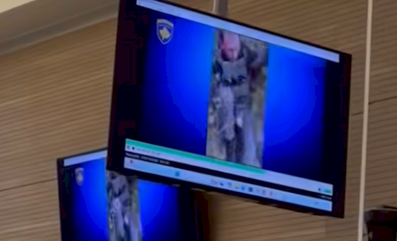 publikohen-pamjet-ne-gjykate:-momenti-kur-terroristi-serb-tenton-te-ike-ne-banjske,-kapet-nga-policia-e-kosoves