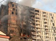 autoritetet-shqiptare-arrestojne-kater-te-dyshuar-per-zjarrin-ne-pallatin-shumekatesh-ne-tirane