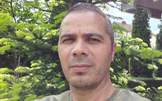 e-dhimbshme:-ky-eshte-48-vjecari-qe-vdiq-pasi-u-lendua-ne-vendin-e-punes-ne-shtime