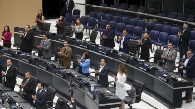 el-salvadori-miraton-ligjin-qe-lejon-denimin-me-burgim-te-perjetshem-nga-mosha-12-vjecare