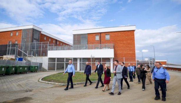 gervalla-ne-qendren-e-paraburgimit-ne-gjilan:-marreveshja-me-danimarken-rrit-pergjegjesine-per-sistemin-korrektues