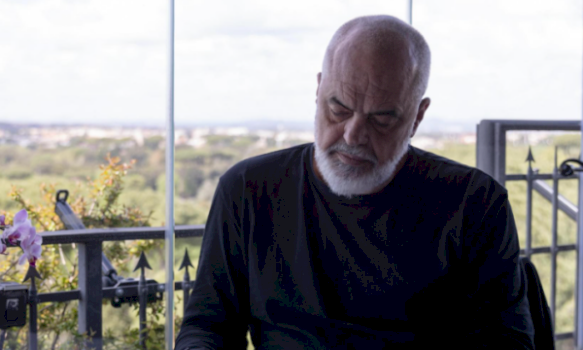 rama-ne-rome,-shfleton-para-takimit-me-melonin:-duke-perseritur-mesimet,-se-motra-e-italise-s’te-fal-me-njohurite-qe-ka