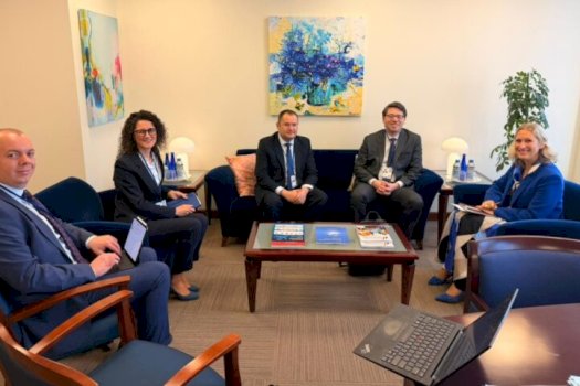 guvernatori-ismaili-takon-drejtoren-ekzekutive-te-konstituences-se-bb-se-–-diskutohet-per-zhvillimin-ne-sektorin-financiar