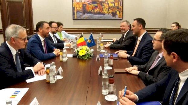 ministri-konjufca-pret-ne-takim-homologun-nga-belgjika,-maxime-prevot