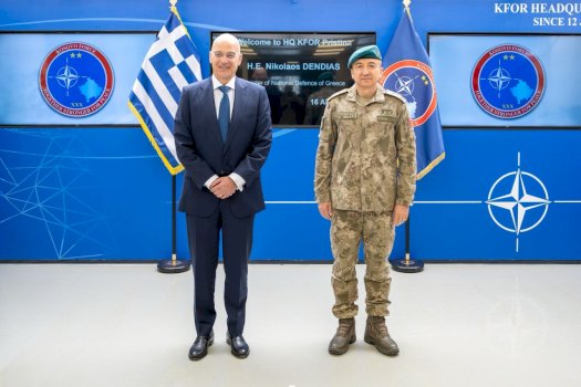 Komandanti i KFOR it takohet me ministrin grek të Mrojtjes  diskutohet për çështje të sigurisë