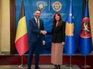 albulena-haxhiu-takon-ministrin-belg-–-flasin-per-anetaresimin-ne-be,-kie-dhe-nato