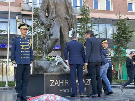 kryetari-rama-ben-homazhe-prane-shtatores-se-“zahir-pajazitit”