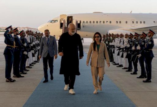 edi-rama-zbarkon-ne-emirate-per-t’u-solidarizuar-ne-“kohe-te-trazuara-me-vendet-mike-te-gjirit-arabik”