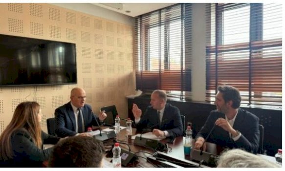 vitia-mungon-ne-komision-parlamentar-per-ligjin-per-sigurimet-shendetesore,-zemaj:-“qeveri-mashtruese”