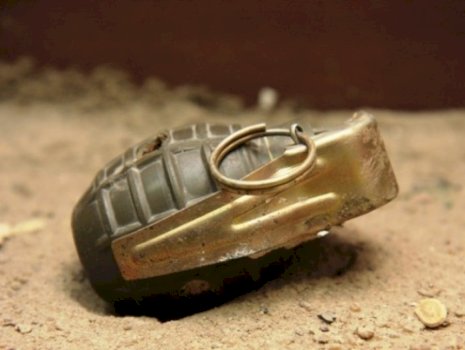 qytetari-duke-pastruar-gjen-granate-dore-ne-zhabar-te-mitrovices