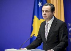 kurti-e-kthen-ne-humor-ceshtjen-e-presidentit:-opozita-nuk-ka-nenshkrime-as-me-apliku,-e-po-dojne-me-hi-ne-pune