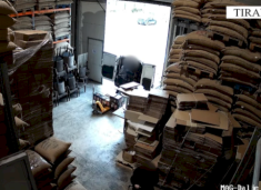 vaki-shqiptare,-tre-shqiptare-e-vodhen-shefin-ne-fabriken-e-kafese,-fituan-afro-1-milion-euro