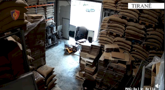 vaki-shqiptare,-tre-shqiptare-e-vodhen-shefin-ne-fabriken-e-kafese,-fituan-afro-1-milion-euro