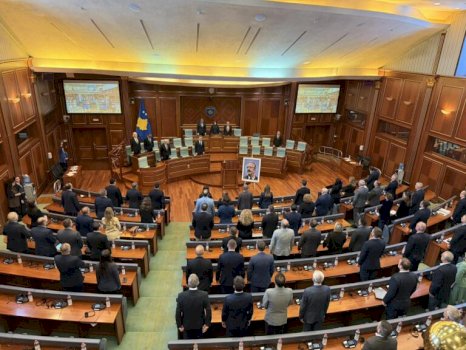 kuvendi-mblidhet-ne-seance-solemne-per-kongresmenin-eliot-engel,-mban-nje-minute-heshtje