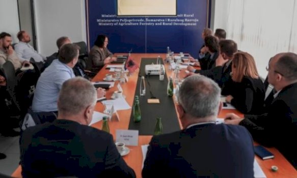 kusari-lila,-muja-e-murati-takojne-prodhuesit-e-qumeshtit