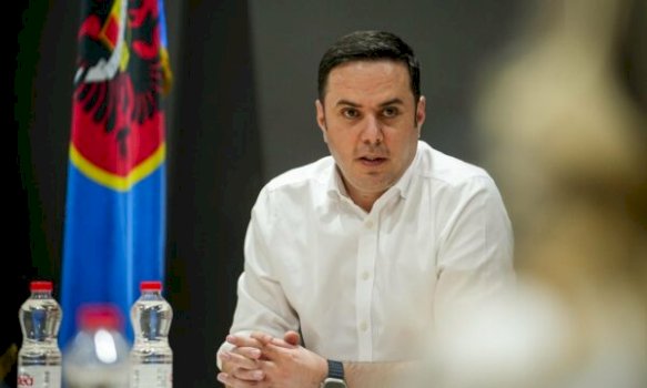 Abdixhiku  Kurtit  Nëse doni marrëveshje politike me LDK në  atëherë flisni me ne