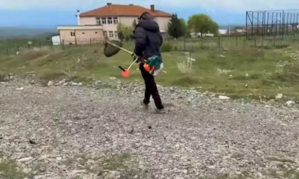 veterani-qe-pastron-fshatin-prej-10-vitesh,-gjobitet-nga-policia-–-kjo-eshte-arsyeja