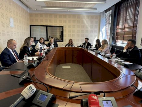 deputetja-serbe-nuk-perkrah-propozimin-per-raportim-te-trendafiloves,-selimi-i-thote-se-mund-ta-leshoje-mbledhjen