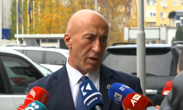haradinaj-thote-se-kurti-e-haxhiu-po-e-suprimojne-kushtetuten,-flet-per-mobilizim-qytetar-per-te-ndale-shkeljen