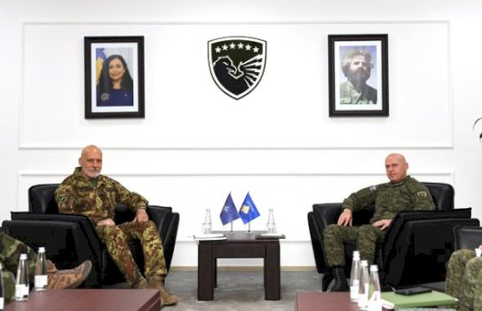 komandanti-i-fsk-se-tokon-kryetarin-e-komitetit-ushtarak-te-nato-s-dhe-kryetarin-e-komitetit-ushtarak-te-be