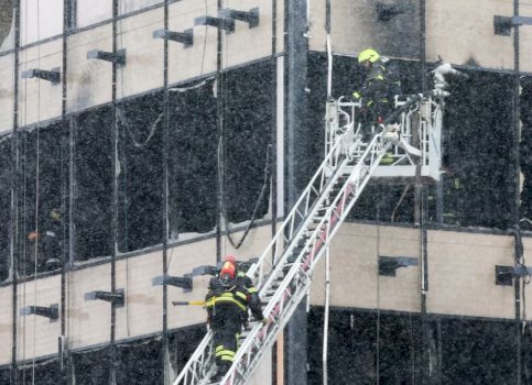 zjarri-ne-kantierin-e-ndertimit-ne-moske-vret-shtate-persona