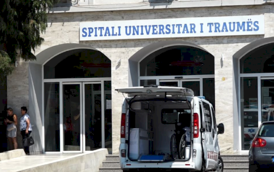 Tragjedi në Tiranë: Katërvjeçari vdes pasi u godit aksidentalisht nga motra e tij
