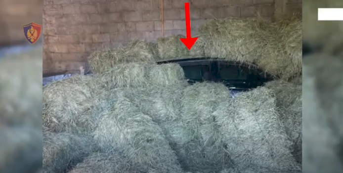 autoret-e-vrasjes-ne-lezhe-e-fshehen-veturen-duke-e-mbuluar-me-bar