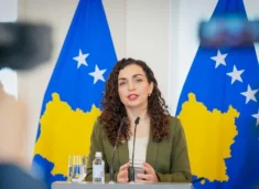 vjosa-osmani:-mbreme-ishte-nate-e-rende,-duhet-dhene-fund-propagandes,-frikes-e-percarjes