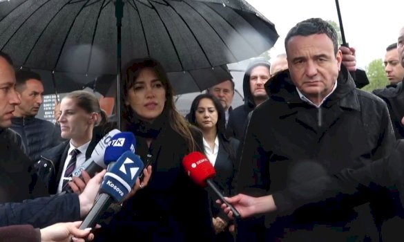 haxhiu-homazhe-ne-shtutice:-vrasjet-e-foshnjave,-grave-e-pleqve,-deshmi-e-gjenocidit-te-serbise