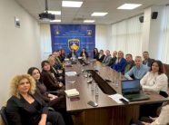 prokuroria-e-pejes-bashkon-institucionet-per-trajtimin-e-rasteve-te-dhunes-ne-familje