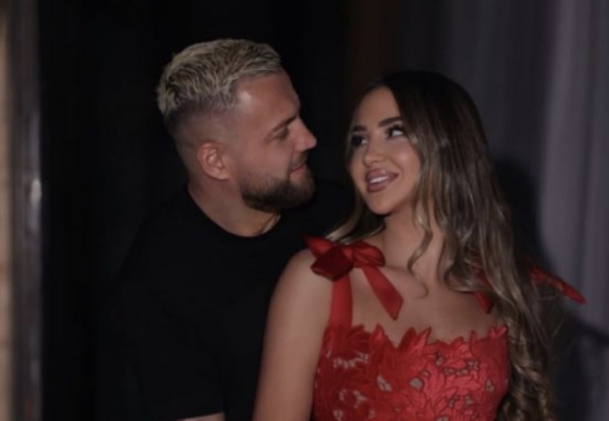 Luizi Ejlli i zhveshur në shtrat me Kiaren: Momenti i papritur që tronditi rrjetet sociale
