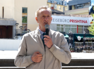 “o-drejtesi-o-s’ka-qetesi”,-punetoret-e-sektorit-privat-protestojne-ne-diten-e-punetoreve