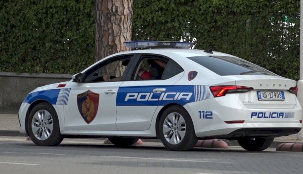 iu-gjeten-1000-fara-kanabisi-ne-automjet,-arrestohet-ne-flagrance-66-vjecari-ne-tirane