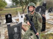 pervjetori-i-masakres-se-studimes,-ish-ushtari-i-fsk-se-kujton-babain-e-vrare:-si-shume-shoke-edhe-une-u-detyrova-te-largohem-nga-vendi-e-ta-le-uniformen