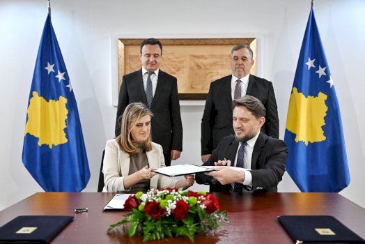 nenshkruhet-marreveshja-per-rindertimin-e-xhamise-se-ibrit,-e-djegur-ne-’99