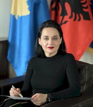 e-konfirmuar:-bie-ne-pranga-i-“avancuari”-ne-ministrine-e-fitore-pacollit-pas-bastisjes-ne-agjencine-kadastrale