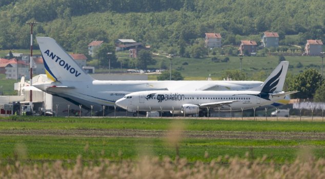 nje-nga-aeroplanet-me-te-medhenj-ne-bote-sot-ka-ateruar-ne-aeroportin-e-prishtines