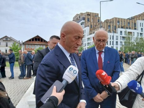 haradinaj-ben-homazhe-prane-varrit-te-bahri-fazliut:-pasues-i-perpjekjeve-per-liri