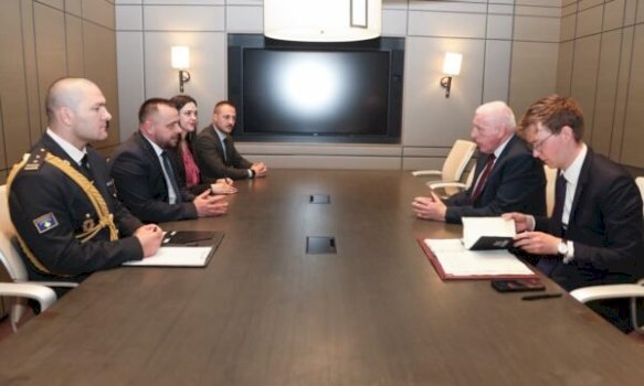ministri-maqedonci-takoi-homologun-coaker,-kosova-dhe-britania-e-madhe-per-thellimin-e-bashkepunimit-ne-fushen-e-mbrojtjes