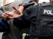 incident-ne-gjakove,-kater-persona-pengojne-policet-–-tre-ne-pranga