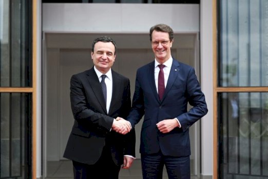 kurti-takohet-me-kryeministrin-e-landit-nordrhein-westfalen,-wust