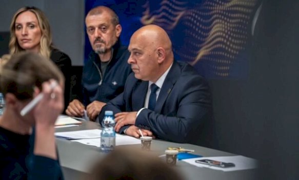bartes-i-listes-se-aak-dhe-kandidat-i-saj-per-kryeminister,-gjini:-e-pranoj-me-pergjegjesi-te-larte-dhe-nder