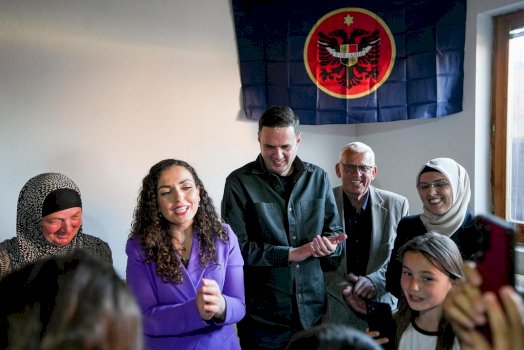 pas-bashkimit,-abdixhiku-e-osmani-dalin-ne-terren:-mes-familjeve,-per-te-shtruar-shpresen-per-kosoven